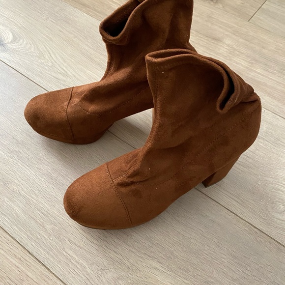 Boots brand new ❤️❤️🦋🦋 - Picture 2 of 3